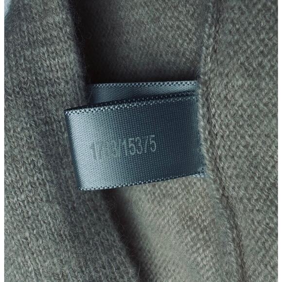 White + Warren LG 100% Cashmere Sweater Beige Cream V Neck Minimalist Luxury - Picture 7 of 7